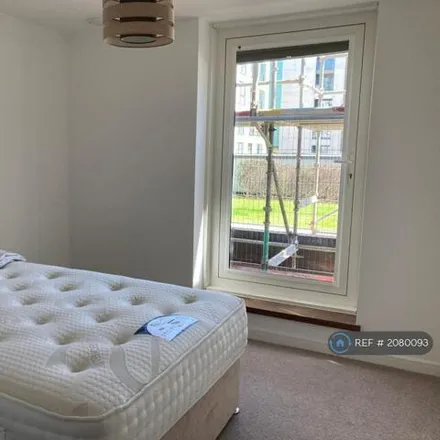 Image 5 - Dovercourt House, Butetown Link, Cardiff, CF11 0AS, United Kingdom - Apartment for rent