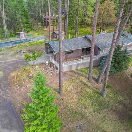 Buy this 6 bed house on 17708 North Palomino Road in Spokane County, WA 99005
