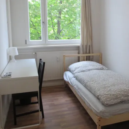 Rent this 3 bed room on Franz-Klühs-Straße in 10969 Berlin, Germany