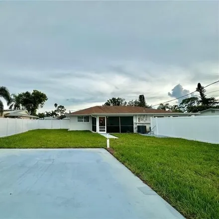 Image 7 - 651 93rd Avenue North, Collier County, FL 34108, USA - House for rent