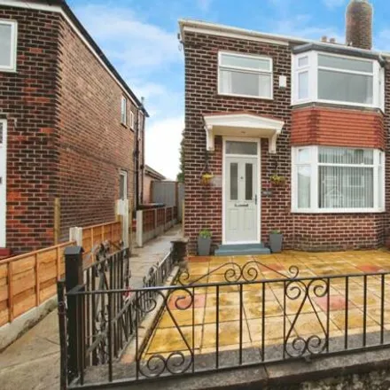 Buy this 3 bed duplex on Melling Avenue in Stockport, SK4 5JG