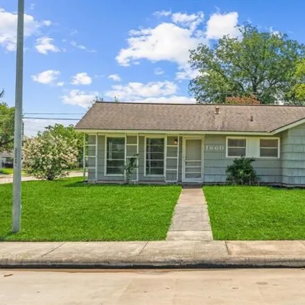 Buy this 3 bed house on 1860 Lynnview Dr in Houston, Texas