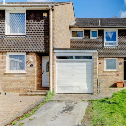Buy this 3 bed townhouse on Conifer Rise in High Wycombe, HP12 3HX