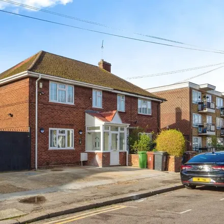 Rent this 4 bed house on Radlix Road in London, E10 7BD