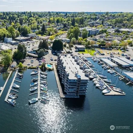 Image 1 - Spinnaker Bay Marina, 9500 Rainier Avenue South, Seattle, WA 98118, USA - House for sale