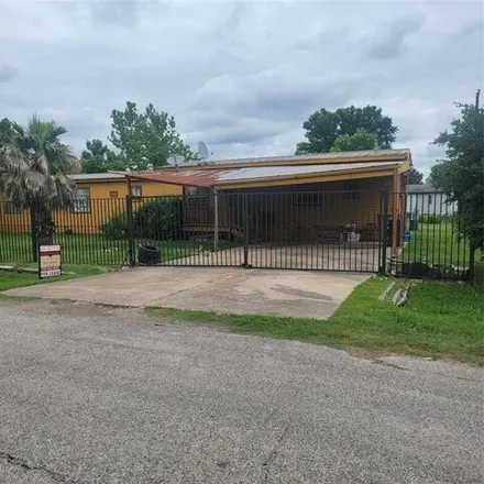 Rent this 3 bed house on 558 Sea Street in Waller County, TX 77423