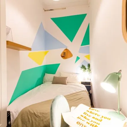 Rent this 4 bed room on Carrer d'Aragó in 109-111, 08015 Barcelona