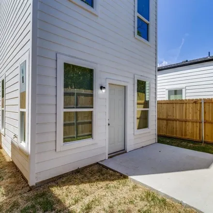 Rent this 3 bed apartment on 2221 Dyson Street in Dallas, TX 75215