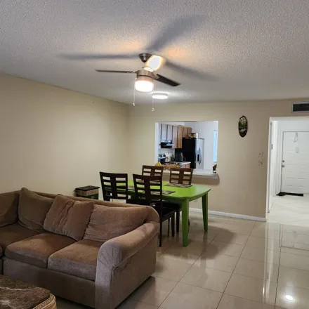 Buy this 2 bed condo on 424 East Laurel Drive in Margate, FL 33063