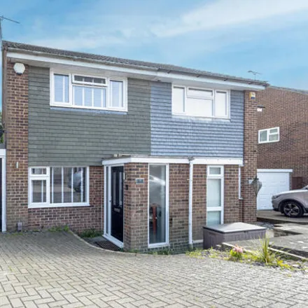 Buy this 2 bed duplex on Bradbourne Way in Bowers Gifford, SS13 2DW