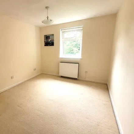 Image 4 - Compton Drive, Streetly, B74 2DL, United Kingdom - Apartment for rent