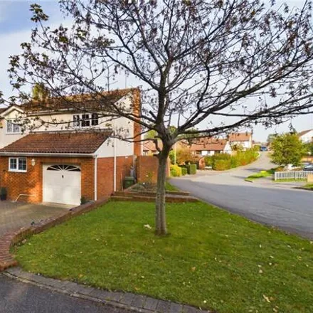 Buy this 4 bed house on Lamden Way in Burghfield Common, RG7 3LZ