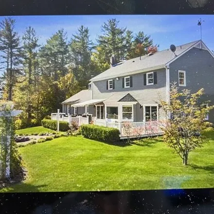 Image 4 - 8 Maplewood Drive, Wolfeboro, NH 03894, USA - House for sale