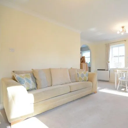 Image 4 - Friendship Way, Easthampstead, RG12 7SG, United Kingdom - Apartment for rent
