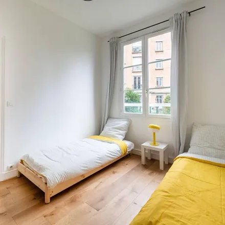 Rent this 2 bed apartment on Colombes in Avenue Menelotte, 92700 Colombes