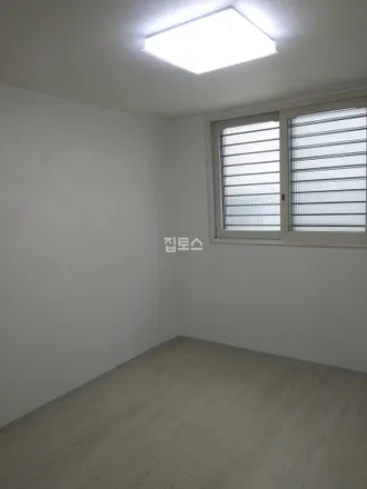 Rent this 2 bed apartment on 서울특별시 강남구 대치동 916-12