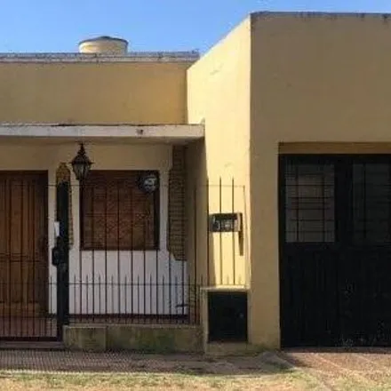 Buy this studio house on Almafuerte 1193 in Burzaco, Argentina