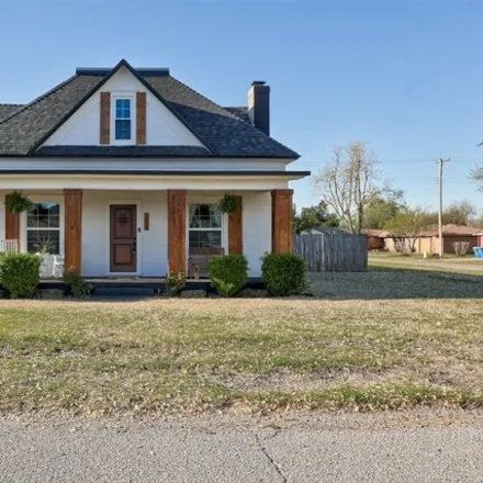 Buy this 3 bed house on 272 West Maple Street in Tuttle, Grady County