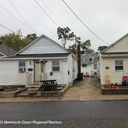 Buy this 8 bed duplex on 14 Woodland Avenue in Keansburg, NJ 07734