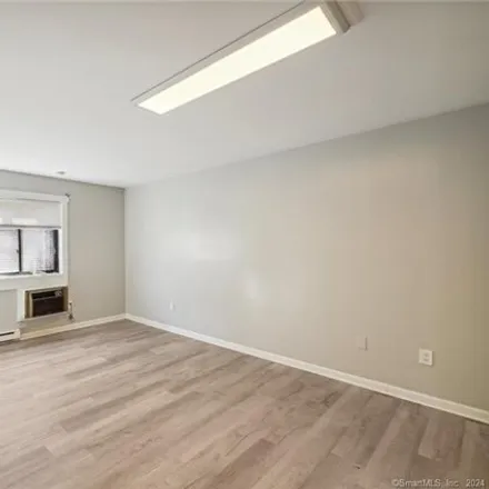 Image 7 - 1150 Ogden Street, Bridgeport, CT 06610, USA - Apartment for rent