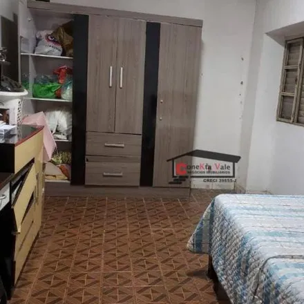 Buy this 3 bed house on Rua Quinze de Novembro in Jardim Itapuã, São José dos Campos - SP