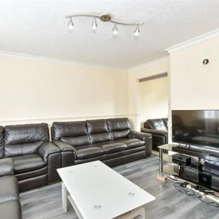 Image 3 - Uplands Road, London, RM6 5PD, United Kingdom - House for sale