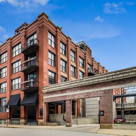 Rent this 2 bed loft on 1000 West Washington Boulevard in Chicago, IL 60661