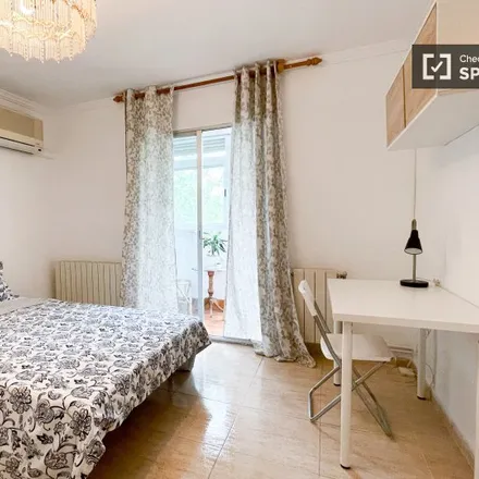 Rent this 4 bed room on Plaza del Poeta Rioja in 2, 28025 Madrid