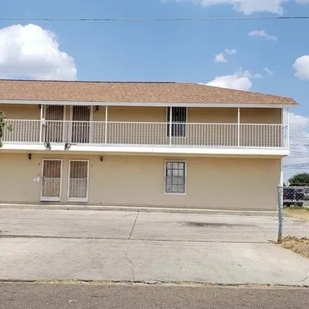 Rent this 3 bed apartment on 2571 South Smith Avenue in Laredo, TX 78046