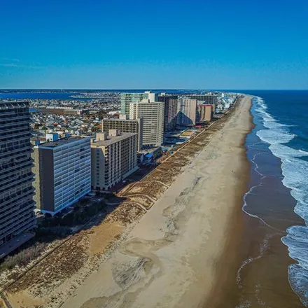 Image 1 - Century 1 Condominium, Coastal Highway, Ocean City, MD 21842, USA - Townhouse for sale