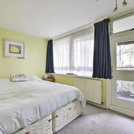 Image 4 - Proctor House, Avondale Square, London, SE1 5EU, United Kingdom - Apartment for sale