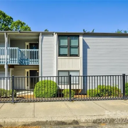 Buy this 2 bed condo on 10975 Harrowfield Road in Carmel Commons, Charlotte