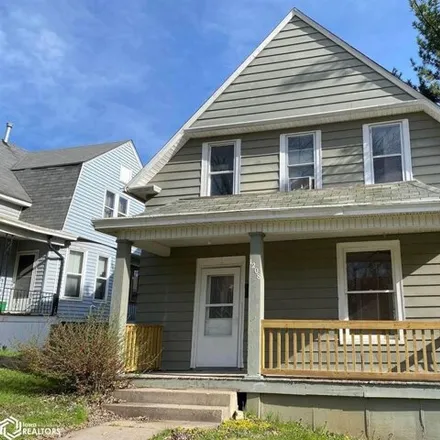 Buy this 3 bed house on 1256 Aetna Street in Burlington, IA 52601