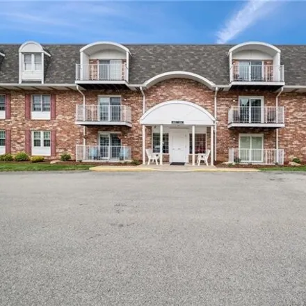 Buy this 2 bed condo on 464 Clubhouse Drive in South Strabane Township, PA 15301