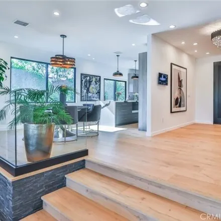 Image 8 - 19551 Chatsworth Street, Los Angeles, CA 91326, USA - House for sale