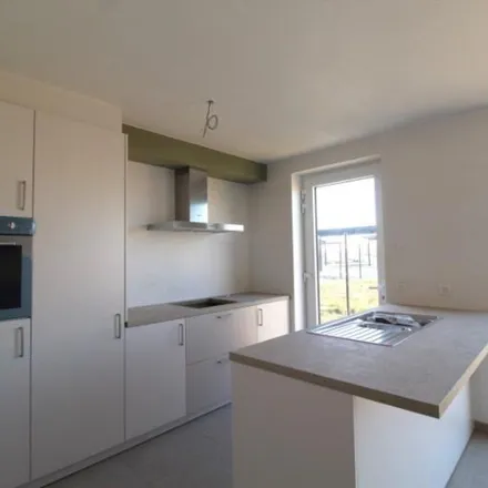 Rent this 3 bed apartment on Gitsestraat 564 in 8800 Roeselare, Belgium