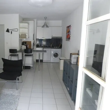 Image 3 - Rue de l' Occitanie, 30000 Nîmes, France - Apartment for rent