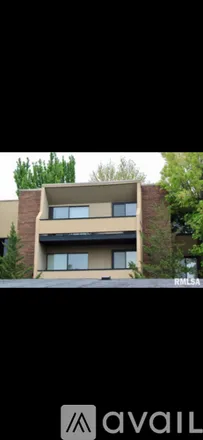 Rent this 2 bed condo on 7127 N Terra Vista Dr