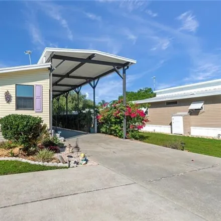 Buy this studio apartment on 8942 Island View Drive in Polk County, FL 33868