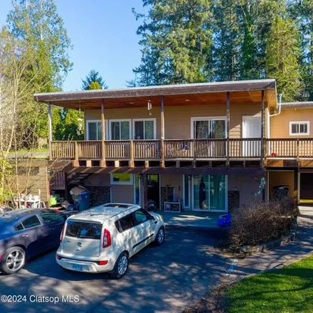 Buy this 5 bed house on 92256 Hummingbird Ln in Warrenton, Oregon