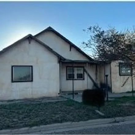 Buy this 3 bed house on 936 South 1st Street in Slaton, TX 79364