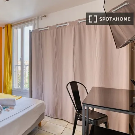 Rent this 4 bed room on Bâtiment 19 in Allée Adélaïde, 13009 Marseille