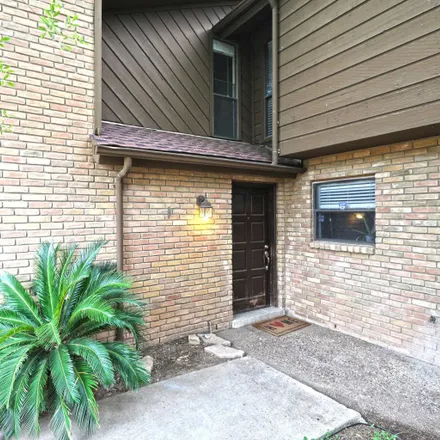 Image 4 - 204 Weatherwood Road, Laredo, TX 78041, USA - Condo for rent