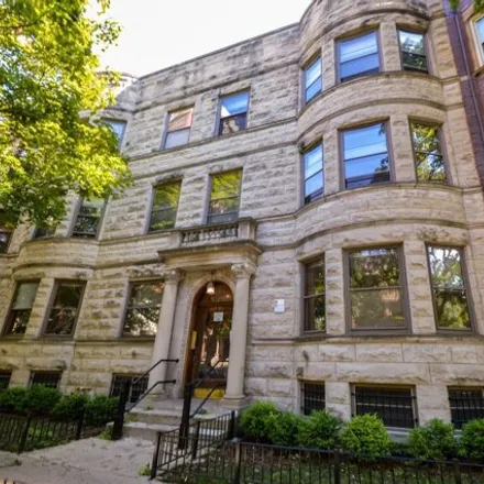 Rent this 4 bed apartment on 849 West Grace Street in Chicago, IL 60613