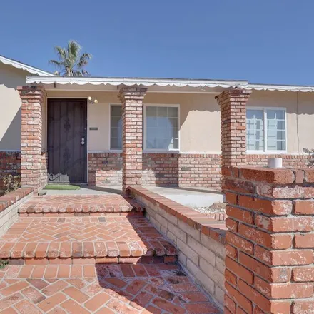 Rent this 3 bed house on Escondido