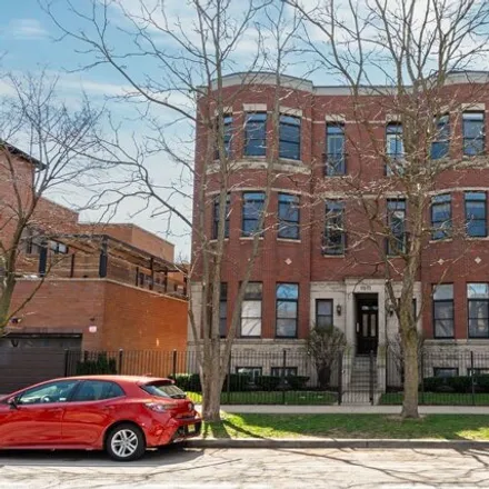 Buy this 2 bed condo on 1511 West Montrose Avenue in Chicago, IL 60640