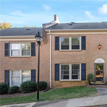 Image 9 - 6828 Dumbarton Drive, Olde Georgetowne, Charlotte, NC 28210, USA - Townhouse for sale