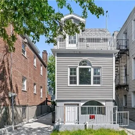 Buy this 3 bed house on 2915 La Salle Avenue in New York, NY 10461