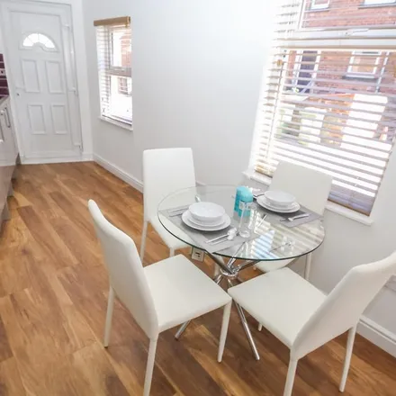 Image 4 - 195 Norwood View, Leeds, LS6 1DX, United Kingdom - House for rent