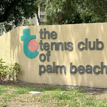 Buy this 2 bed condo on 2786 Tennis Club Dr Apt 102 in West Palm Beach, Florida